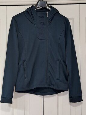 Bench jacket with a dark blue hood